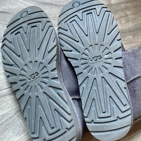 UGG Classic Tall II Sheepskin Gray Snow Winter Boots - Picture 9 of 10